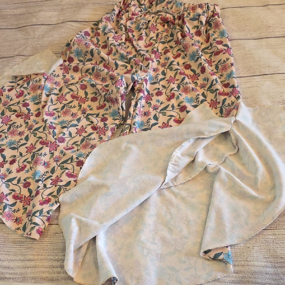 Pink and Blue Casual Wide-Leg Bottoms - Picture 4 of 7